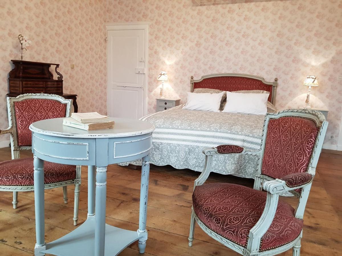 Chateau De Perpezat Apchat Luaran gambar
