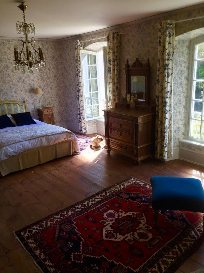 Chateau De Perpezat Apchat Luaran gambar