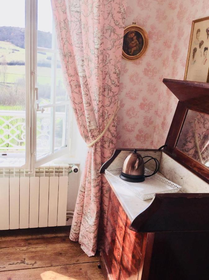 Chateau De Perpezat Apchat Luaran gambar