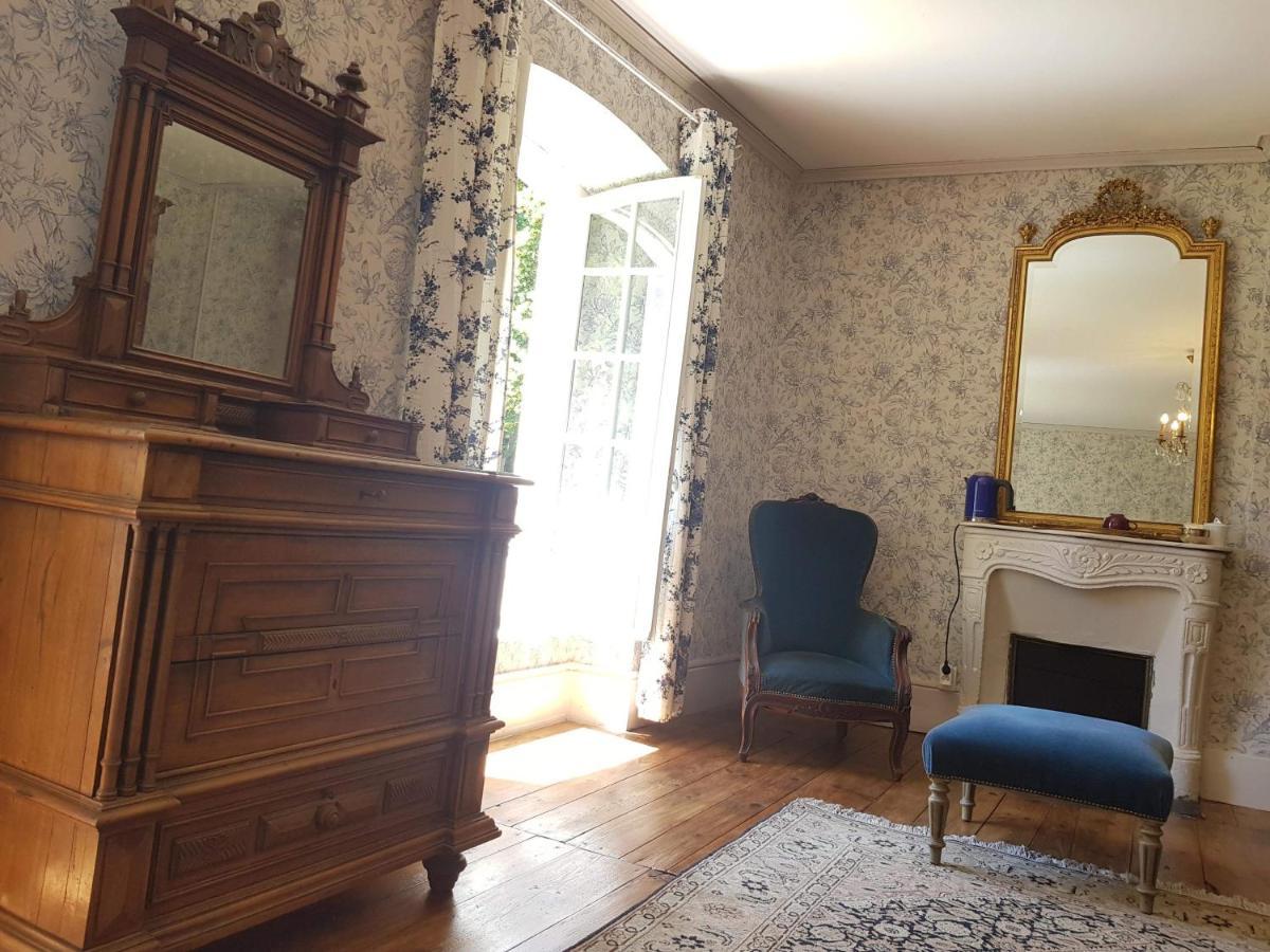 Chateau De Perpezat Apchat Luaran gambar
