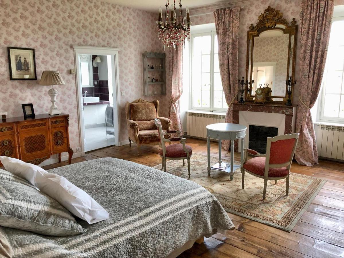 Chateau De Perpezat Apchat Luaran gambar