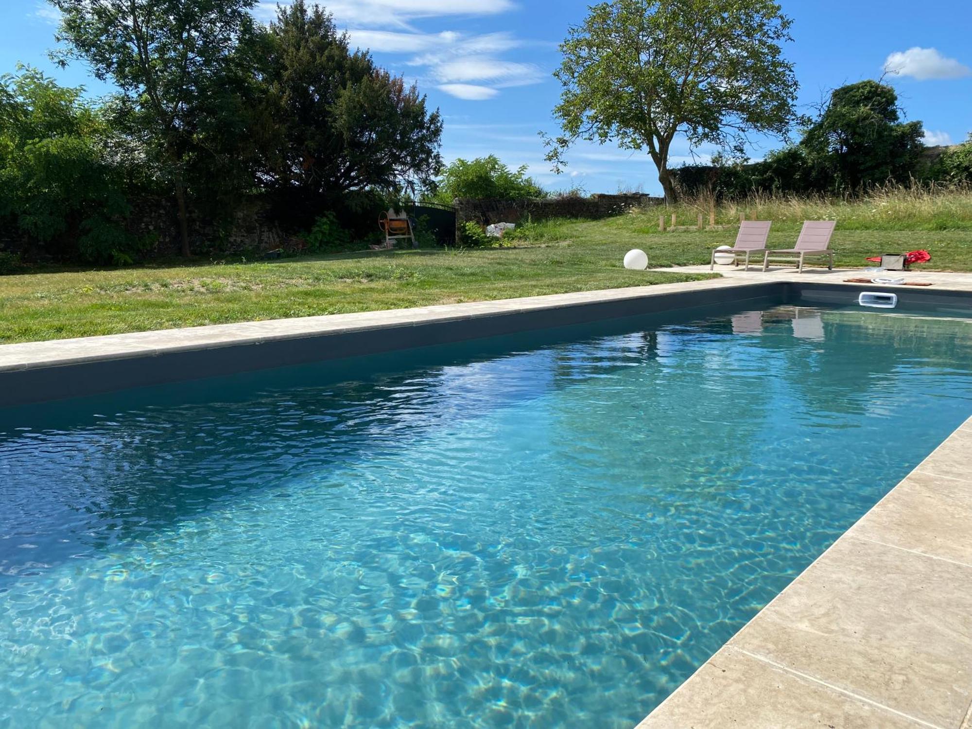 Chateau De Perpezat Apchat Luaran gambar